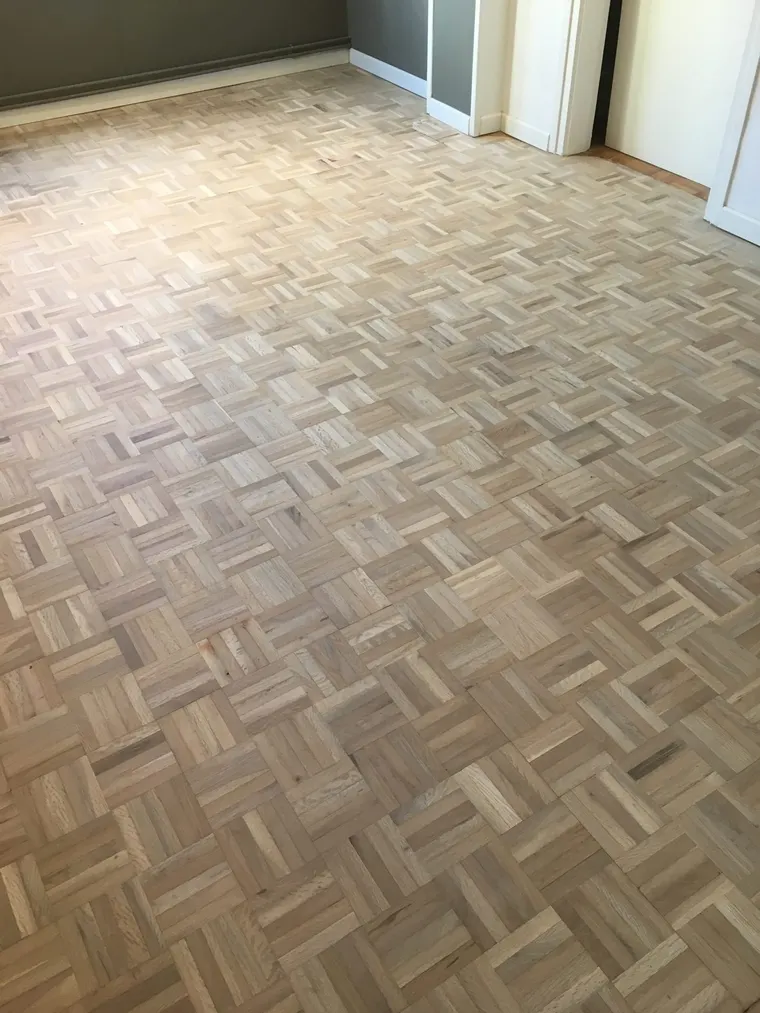 Teñido en gris de parquet de roble encolado en Barcelona 2 Roble dama