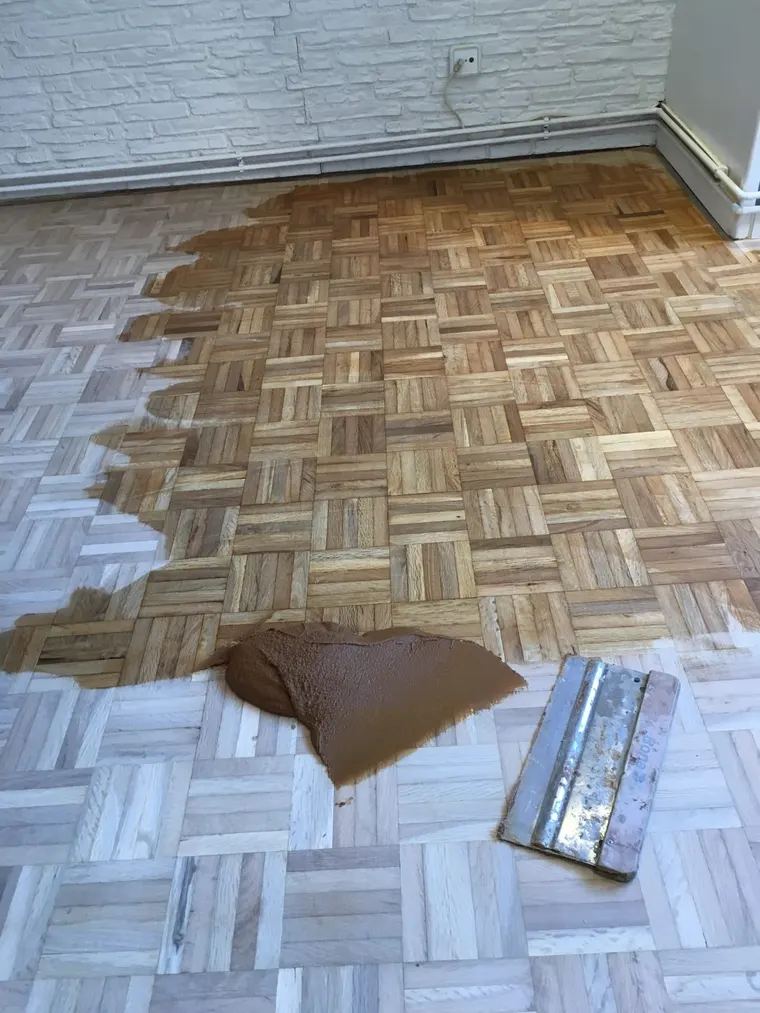 Masillado de juntas de parquet antes de barnizar 1 IMG 2646 fm opt