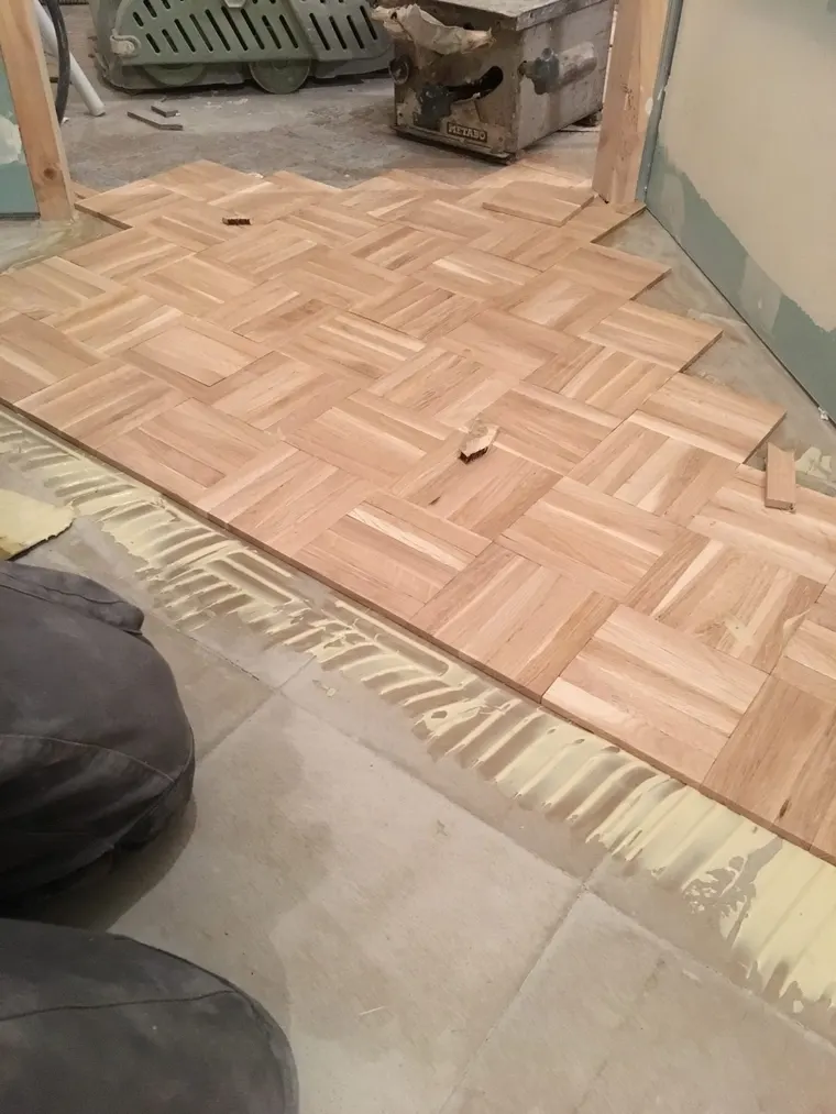 Parquet de roble en damas teñido en gris en Barcelona 4 pulir parquet barcelona