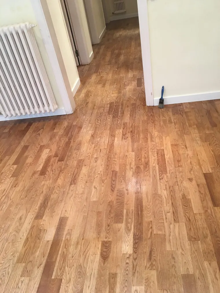 Reparación y teñido de parquet de roble en Barcelona 5 Roble teñido