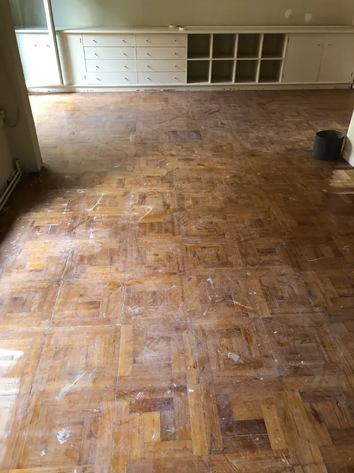 Antes: Barnizado satinado — Acabado impecable