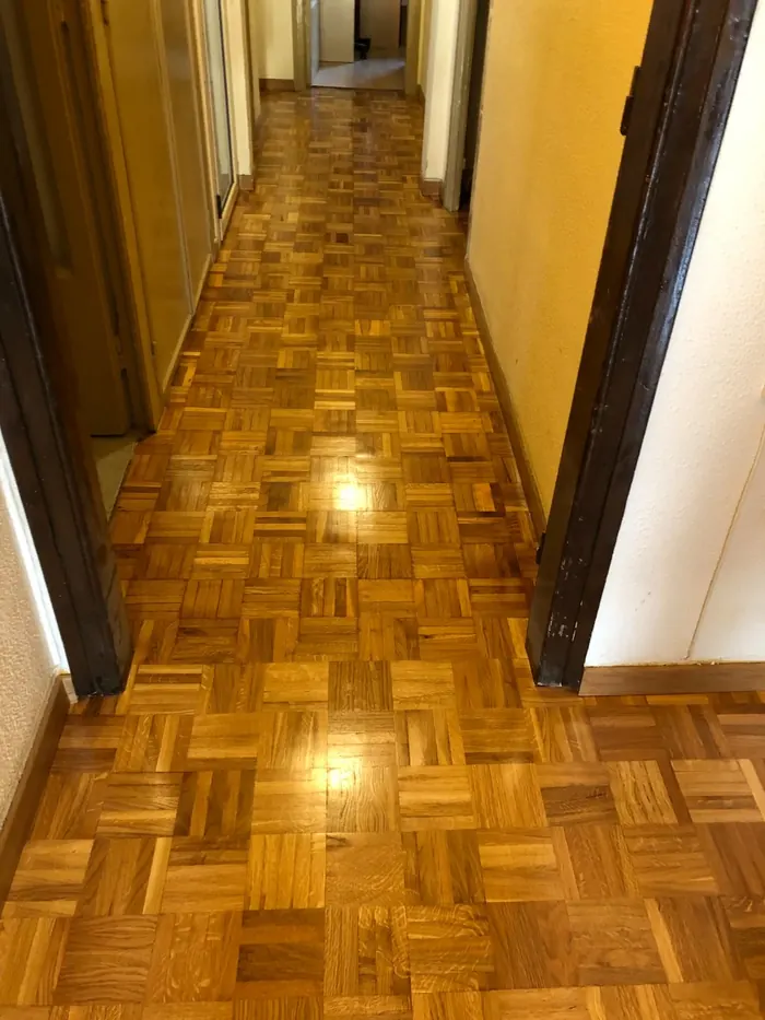 Después: Pulido de parquet antiguo — Parque de Barcelona